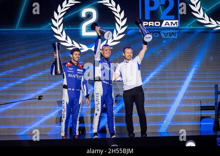 70 Garcia Esteban (che), Duval Loic (fra), NATO Norman (fra), Realteam Racing, Oreca 07 - Gibson, ritratto durante la cerimonia di premiazione del Campionato Mondiale di Endurance 2021, FIA WEC, sul circuito Internazionale del Bahrain, dal 4 al 6 novembre 2021 a Sakhir, Bahrain - Foto: Germain Hazard/DPPI/LiveMedia Foto Stock