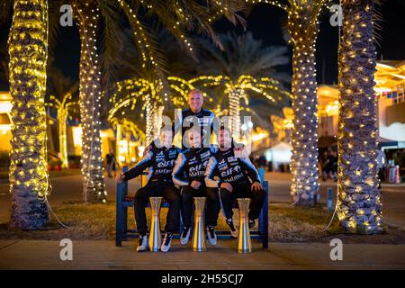 36 Negrao Andre (bra), Lapierre Nicolas (fra), Vaxiviere Matthieu (fra), Alpine Elf Matmut, Alpine A480 - Gibson, ritratto Sinault Philippe (fra), team principal e titolare della Signatech Racing, portait durante la cerimonia di premiazione del Campionato Mondiale di Endurance 2021, FIA WEC, sul circuito Internazionale del Bahrain, dal 4 al 6 novembre 2021 a Sakhir, Bahrain - Foto: Germain Hazard/DPPI/LiveMedia Foto Stock