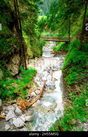 Escursioni alle Cascate Schwarzbach Ahrntal Alto Adige Italia Foto Stock