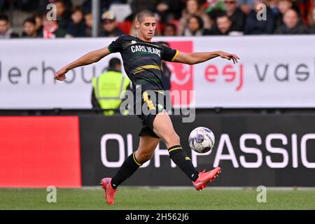 Almere, Paesi Bassi. 7 novembre 2021. ALMERE, PAESI BASSI - 7 NOVEMBRE: Michael Mulder di ADO Den Haag durante la partita olandese Keukenkampioendivisie tra Almere City e ADO Den Haag allo Yanmar Stadion il 7 novembre 2021 ad Almere, Paesi Bassi (Foto di Patrick Goosen/Orange Pictures) Credit: Orange Pics BV/Alamy Live News Foto Stock