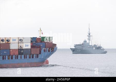 Tedesco tipo 423 ausiliario di classe Oste A50 Alster di Deutsche Marine (Marina tedesca) arrivò al porto di Gdynia, Polonia. 5 Novembre 2021 © Wojciech Stroz Foto Stock