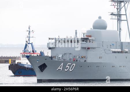 Tedesco tipo 423 ausiliario di classe Oste A50 Alster di Deutsche Marine (Marina tedesca) arrivò al porto di Gdynia, Polonia. 5 Novembre 2021 © Wojciech Stroz Foto Stock