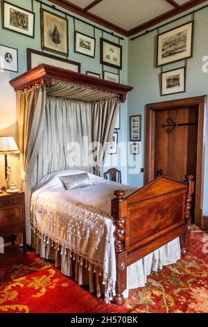 Letto in legno vintage con baldacchino al Castello di Arundel, West Sussex, Regno Unito Foto Stock