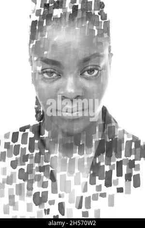 Un ritratto a doppia esposizione di una donna afroamericana combinata con colpi dipinti a mano. Pittura. Foto Stock