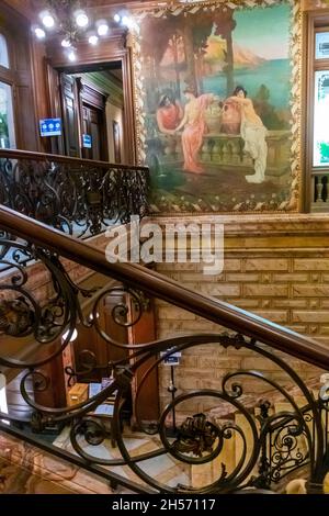 Perpignan, Francia, edificio storico interno, Stairway, Pam Hotel, ringhiera Foto Stock