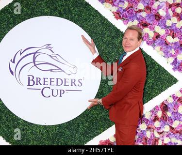 Del Mar, CA. 6 novembre 2021. Carson Kressley agli arrivi per i Campionati del mondo di Breeders' Cup, del Mar Racetrack, CA 6 novembre 2021. Credit: Priscilla Grant/Everett Collection/Alamy Live News Foto Stock