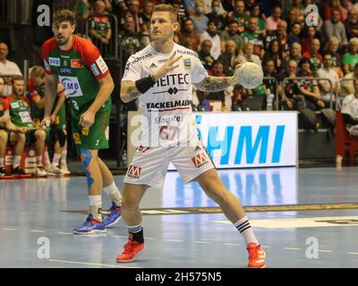 Svedese Handball Player Hampus Olsson HC Erlangen Handball Bundesliga Season 2021-22 SC Magdeburg Vs. HC Erlangen nella GETEC Arena di Magdeburg Foto Stock