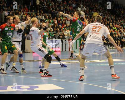 Pallone da mano danese Michael Damgaard SC Magdeburg pallone da mano Bundesliga Season 2021-22 SC Magdeburg Vs. HC Erlangen a GETEC Arena Magdeburg Foto Stock