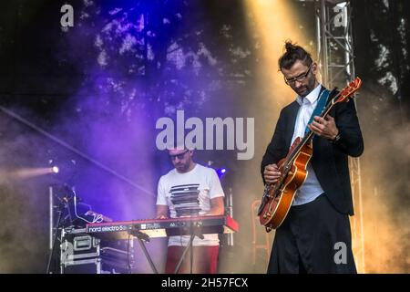 Lublino, Polonia - 22 maggio 2016: Kozienalia (annuale carnevale studentesco, chiamato anche juwenalia) - Mela Koteluk band live in concerto Foto Stock