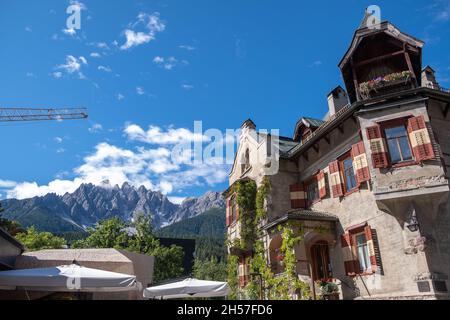 Villa Wachtler in Innichen è una città di mercato e comune dell'Alto Adige nel Nord Italia, Foto Stock