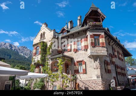 Villa Wachtler in Innichen è una città di mercato e comune dell'Alto Adige nel Nord Italia, Foto Stock