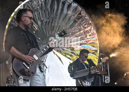 Lublino, Polonia - 22 maggio 2016: Kozienalia (annuale carnevale studentesco, chiamato anche juwenalia) - Mela Koteluk band live in concerto Foto Stock