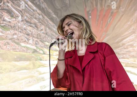 Lublino, Polonia - 22 maggio 2016: Kozienalia (annuale carnevale studentesco, chiamato anche juwenalia) - Mela Koteluk band live in concerto Foto Stock