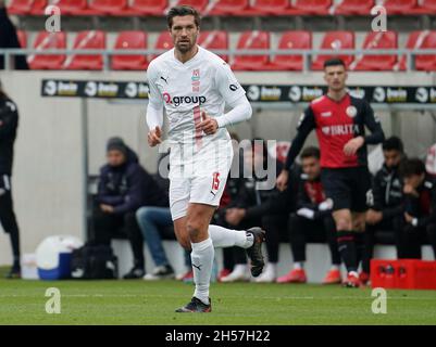 Wiesbaden, Germania. 7 novembre 2021. 07.11.2021, Brittan-Arena, Wiesbaden, GER, 3° campionato, Wehen-Wiesbaden vs FSV Zwickau, le normative DFL vietano qualsiasi uso di fotografie come sequenze di immagini e/o quasi-video. Nella foto Ronny Konig (Zwickau) Credit: dpa/Alamy Live News Foto Stock