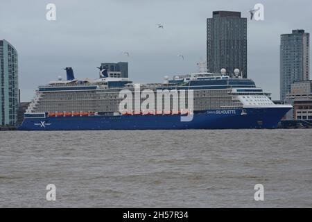 Celebrity Silhouette nave da crociera legato al terminal delle navi da crociera, River Mersey, Liverpool, settembre 2021 Foto Stock