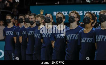 Illustrazione dei ragazzi della palla durante la finale del Rolex Paris Masters 2021, partita tra Novak Djokovic (SRB) e Daniil Medvedev (RUS), ATP Tennis Masters 1000, presso l'Accorhotels Arena, il 07 2021 novembre, Parigi Francia. Foto di Loic Baratoux/ABACAPRESS.COM Foto Stock