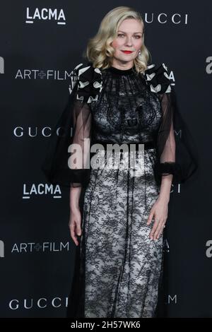 Los Angeles, Stati Uniti. 6 novembre 2021. LOS ANGELES, CALIFORNIA, USA - 06 NOVEMBRE: L'attrice Kirsten Dunst arriva al 10° gala annuale del film d'arte LACMA 2021, tenutosi presso il Los Angeles County Museum of Art il 6 novembre 2021 a Los Angeles, California, Stati Uniti. (Foto di Xavier Collin/Image Press Agency/Sipa USA) Credit: Sipa USA/Alamy Live News Foto Stock