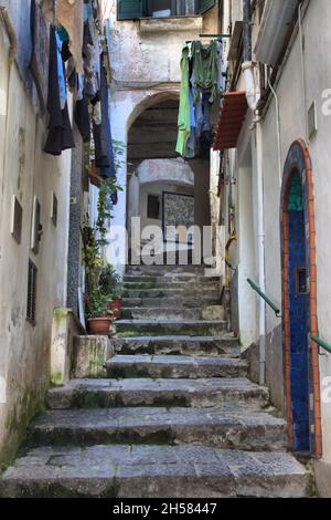 Panorama urbano di Vietri in Costiera Amalfitana, Italia Foto Stock