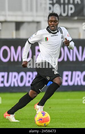 La Spezia, Italia. 6 novembre 2021. Emmanuel Gyasi (Spezia) durante Spezia Calcio vs Torino FC, Serie italiana di calcio A match a la Spezia, Italy, November 06 2021 Credit: Independent Photo Agency/Alamy Live News Foto Stock