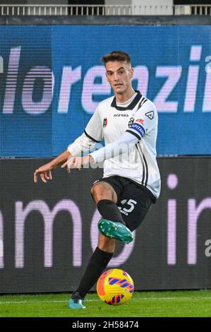 La Spezia, Italia. 6 novembre 2021. Giulio maggiore (Spezia) durante la Spezia Calcio vs Torino FC, Serie italiana di calcio A Match a la Spezia, Italia, Novembre 06 2021 Credit: Agenzia fotografica indipendente/Alamy Live News Foto Stock