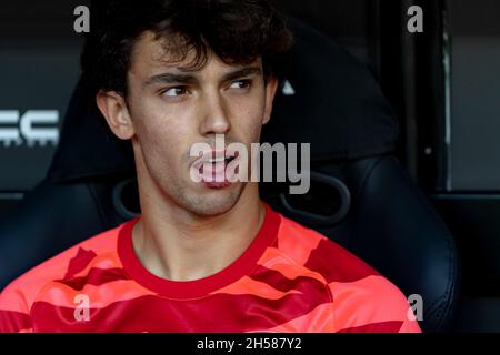 Valencia, Spagna. 7 novembre 2021. Joao Felix Sequeira di Atletico de Madrid visto durante la partita di calcio spagnola LaLiga tra Valencia CF e Atletico de Madrid allo Stadio Mestalla.Partitura finale; Valencia 3:3 Atletico de Madrid. Credit: SOPA Images Limited/Alamy Live News Foto Stock