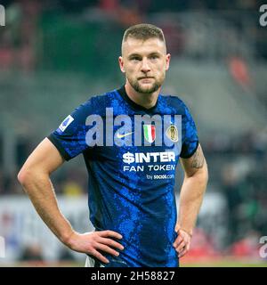 Milano, Italia - 7 novembre 2021 - Milano-Inter serie A - skriniar milano f.c credito Internazionale: Christian Santi/Alamy Live News Foto Stock