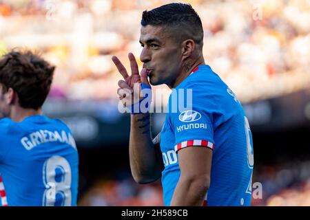 Valencia, Spagna. 7 novembre 2021. Luis Suarez Diaz di Atletico de Madrid visto durante la partita di calcio spagnola LaLiga tra Valencia CF e Atletico de Madrid allo Stadio Mestalla. Punteggio finale; Valencia 3:3 Atletico de Madrid. (Foto di Xisco Navarro/SOPA Images/Sipa USA) Credit: Sipa USA/Alamy Live News Foto Stock