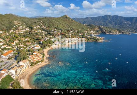Paesaggio con costa Corse du Sud in Corsica isola, Francia Foto Stock