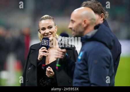 Diletta Leotta, Dazn Show girl durante il campionato italiano Serie A football match tra AC Milan e FC Internazionale il 7 novembre 2021 allo stadio San Siro di Milano - Photo Morgese-Rossini / DPPI Foto Stock