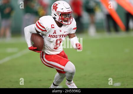 Tampa, Florida, Stati Uniti. 6 novembre 2021. Marcus Jones (8) torna a giocare tra gli Houston Cougars e i South Florida Bulls al Raymond James Stadium di Tampa, Florida. (Foto di Peter Joneleit). Credit: csm/Alamy Live News Foto Stock