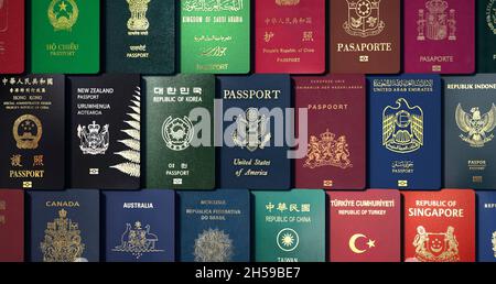 Passaporto da paesi diversi con sfondi scuri rendering 3d. Foto Stock