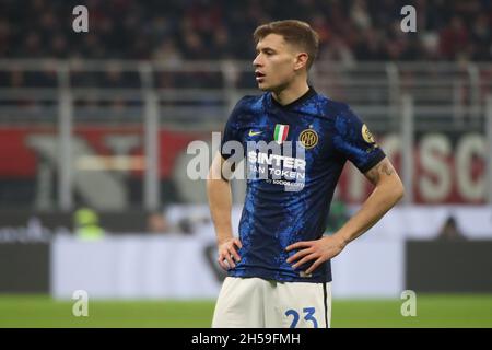 Milano, Italia. 7 novembre 2021. Nicolò di Inter in azione durante la Serie Una partita di calcio tra AC Milan e FC Internazionale allo Stadio Giuseppe Meazza, il 07 novembre 2021 a Milano (Photo by Mairo Cinquetti/Pacific Press) Credit: Pacific Press Media Production Corp./Alamy Live News Foto Stock