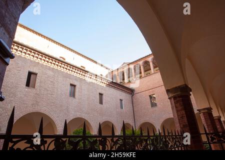 Asciano (si), Italia - 15 agosto 2021: Abbazia di Monteoliveto maggiore all'interno, Asciano, Siena, Toscana, Italia Foto Stock