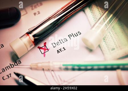 Blutprobe mit Coronavirus Delta-Plus-variante AY.1, Symbolfoto Foto Stock