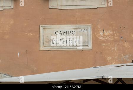 Piatto di strada del famoso campo de Fiori a Roma. Italia. Foto Stock