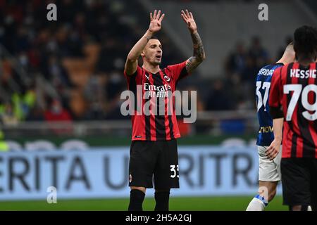 Milano, Italia. 7 novembre 2021. Rade Krunic (Milano) durante la partita italiana 'srie A' tra Milano 1-1 Inter allo Stadio Giuseppe Meazza il 07 novembre 2021 a Milano. Credit: Maurizio Borsari/AFLO/Alamy Live News Foto Stock