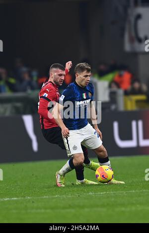 Milano, Italia. 7 novembre 2021. Nicolo Barella (Inter)ante Rebic (Milano) durante la partita italiana 'spirie A' tra Milano 1-1 Inter allo Stadio Giuseppe Meazza il 07 novembre 2021 a Milano. Credit: Maurizio Borsari/AFLO/Alamy Live News Foto Stock