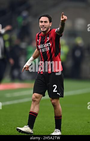 Milano, Italia. 7 novembre 2021. Davide Calabria (Milano) durante la partita italiana 'srie A' tra Milano 1-1 Inter allo Stadio Giuseppe Meazza il 07 novembre 2021 a Milano. Credit: Maurizio Borsari/AFLO/Alamy Live News Foto Stock