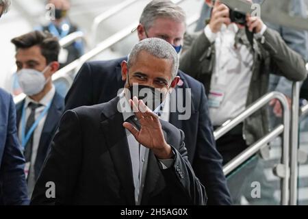 L'ex presidente degli Stati Uniti Barack Obama ha partecipato al vertice del Cop26 presso lo Scottish Event Campus (SEC) a Glasgow. Data foto: Lunedì 8 novembre 2021. Foto Stock