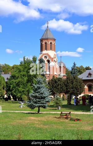 4 settembre 2021 - Curtea de Arges in Romania: Vista della Biserica Episcopala Foto Stock