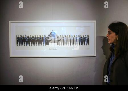 Londra UK Lunedì 08 Novembre 2021 firmato dall'artista Have a Nice day Est £ 100,000-150£ 40,000-60,000,000 Paul Quezada-Neiman/Alamy Live News Foto Stock