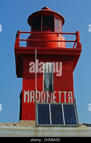 La MADONETTA faro (1854) situato a Ovest di Bonifacio Corsica del sud (2A), Corsica, Francia Foto Stock