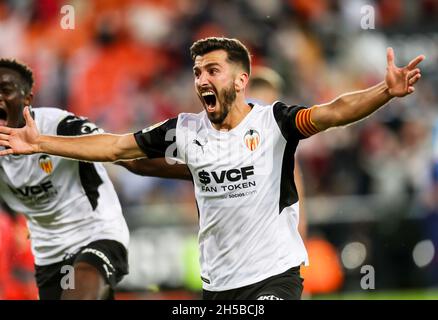 Jose Gaya di Valencia celebra durante il campionato spagnolo Liga partita di calcio tra Valencia CF e Atletico de Madrid il 7 novembre 2021 allo stadio Mestalla di Valencia, Spagna - Foto: Ivan Terron/DPPI/LiveMedia Foto Stock