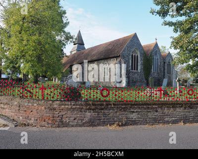 Upchurch, Kent, Regno Unito. 8 Nov 2021. Preparazione del ricordo visto in Upchurch, Kent. Credit: James Bell/Alamy Live News Foto Stock