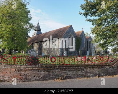 Upchurch, Kent, Regno Unito. 8 Nov 2021. Preparazione del ricordo visto in Upchurch, Kent. Credit: James Bell/Alamy Live News Foto Stock