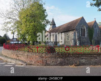 Upchurch, Kent, Regno Unito. 8 Nov 2021. Preparazione del ricordo visto in Upchurch, Kent. Credit: James Bell/Alamy Live News Foto Stock