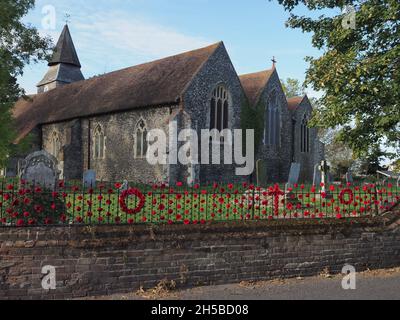 Upchurch, Kent, Regno Unito. 8 Nov 2021. Preparazione del ricordo visto in Upchurch, Kent. Credit: James Bell/Alamy Live News Foto Stock