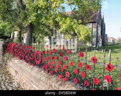 Upchurch, Kent, Regno Unito. 8 Nov 2021. Preparazione del ricordo visto in Upchurch, Kent. Credit: James Bell/Alamy Live News Foto Stock