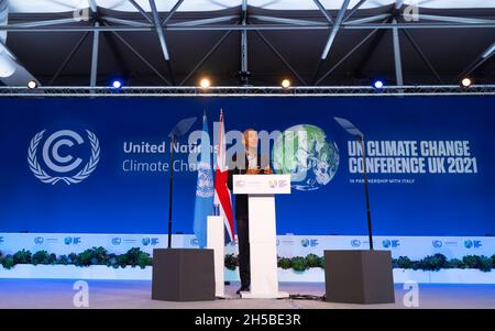 Glasgow, Scozia, Regno Unito. 8 novembre 2021. L'ex presidente americano Barack Obama ha tenuto un discorso ai delegati alla conferenza COP26 delle Nazioni Unite sui cambiamenti climatici che si terrà oggi a Glasgow. Iain Masterton/Alamy Live News. Foto Stock