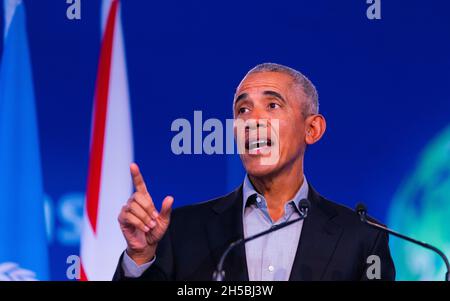 Glasgow, Scozia, Regno Unito. 8 novembre 2021. L'ex presidente americano Barack Obama ha tenuto un discorso ai delegati alla conferenza COP26 delle Nazioni Unite sui cambiamenti climatici che si terrà oggi a Glasgow. Iain Masterton/Alamy Live News. Foto Stock